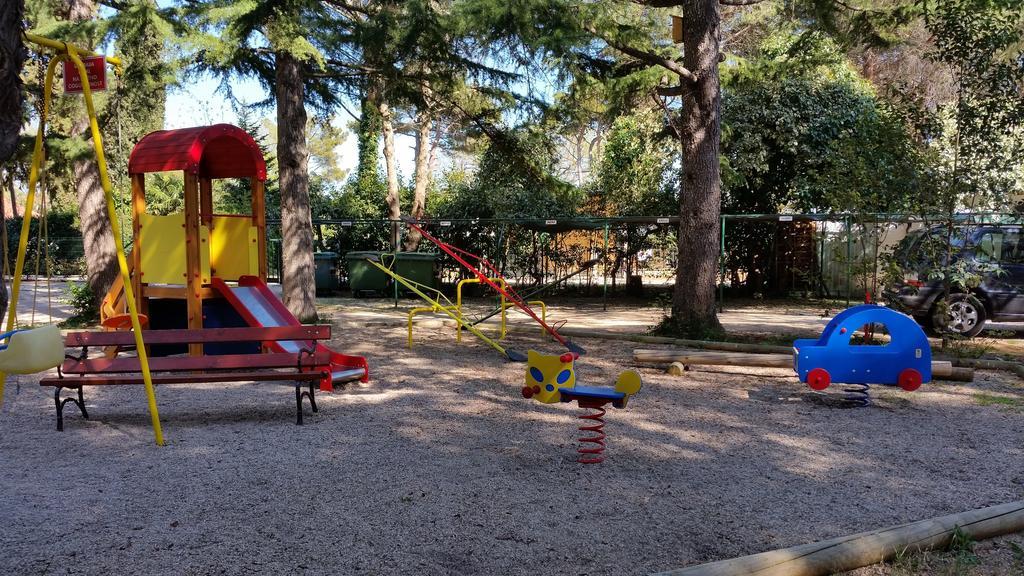Holiday Park Mimoza Basanija Exterior photo